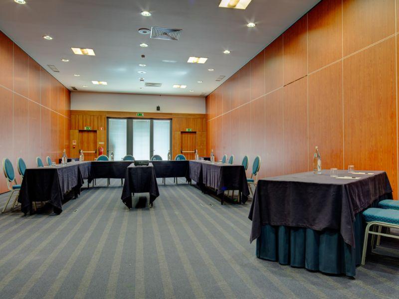 Sala de conferencias VIP Executive Santa Iria Hotel Lisboa Sala de conferencias VIP Executive Santa Iria Hotel Lisboa