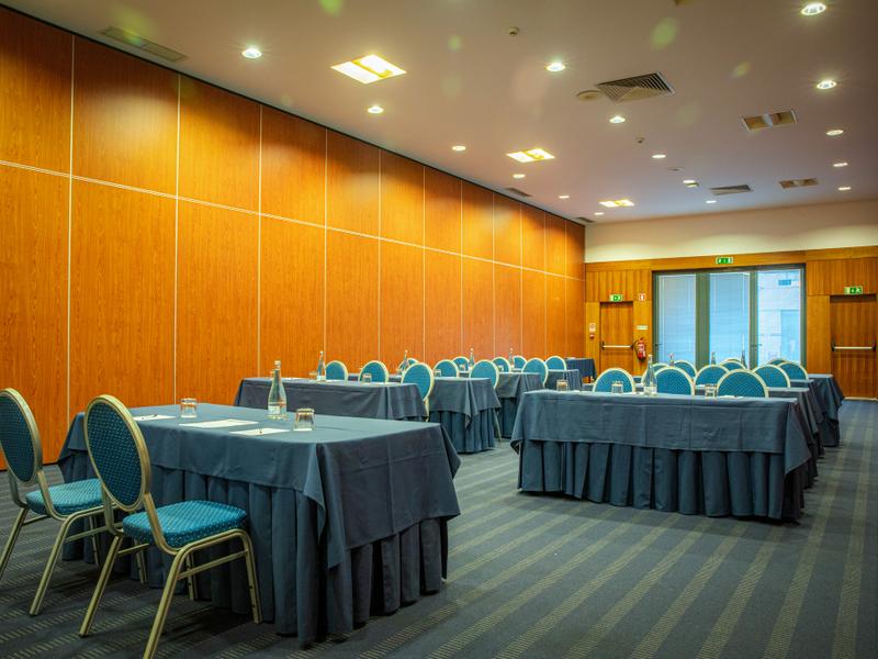 Sala de conferencias VIP Executive Santa Iria Hotel Lisboa Sala de conferencias VIP Executive Santa Iria Hotel Lisboa